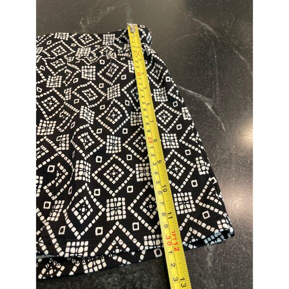 Land's End Swim Skirt black and white geo print size 14 - Picture 7 of 8